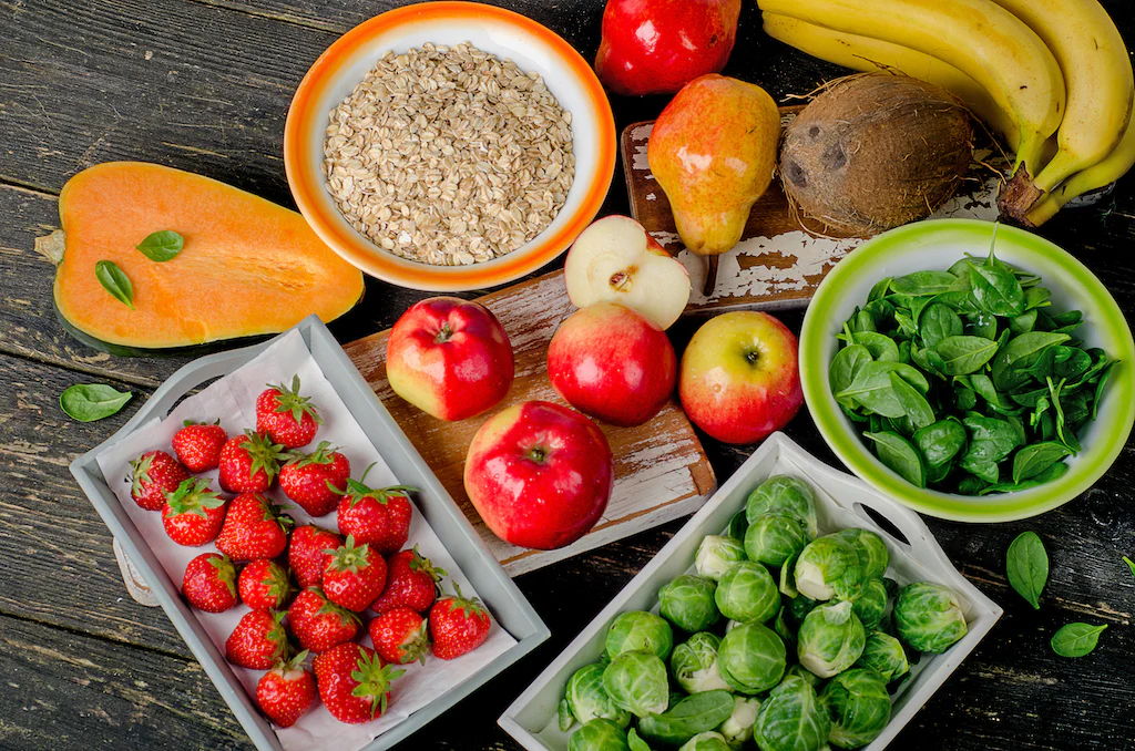 Minimal printable nutrition sheets on a clean desk